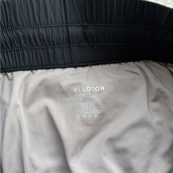 Peloton Crinkle Nylon Double Layer Run Short - Picture 4 of 5